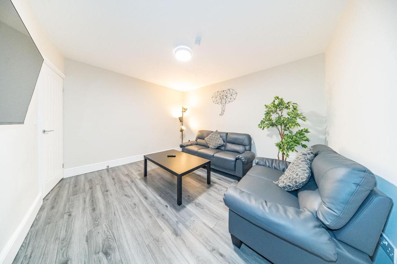 Ryan Air I Bnb - Huge 4 Bedroom House With Free Parking Liverpool Esterno foto