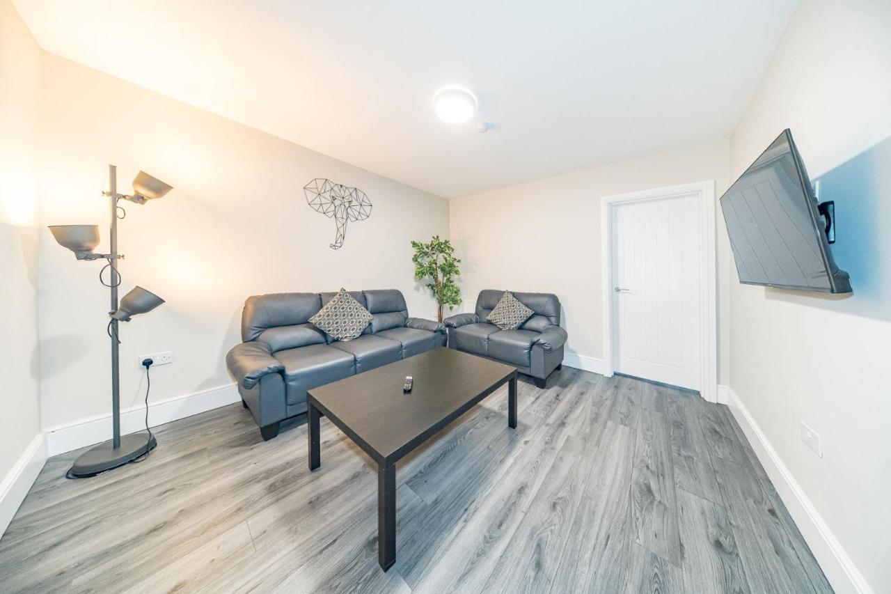 Ryan Air I Bnb - Huge 4 Bedroom House With Free Parking Liverpool Esterno foto