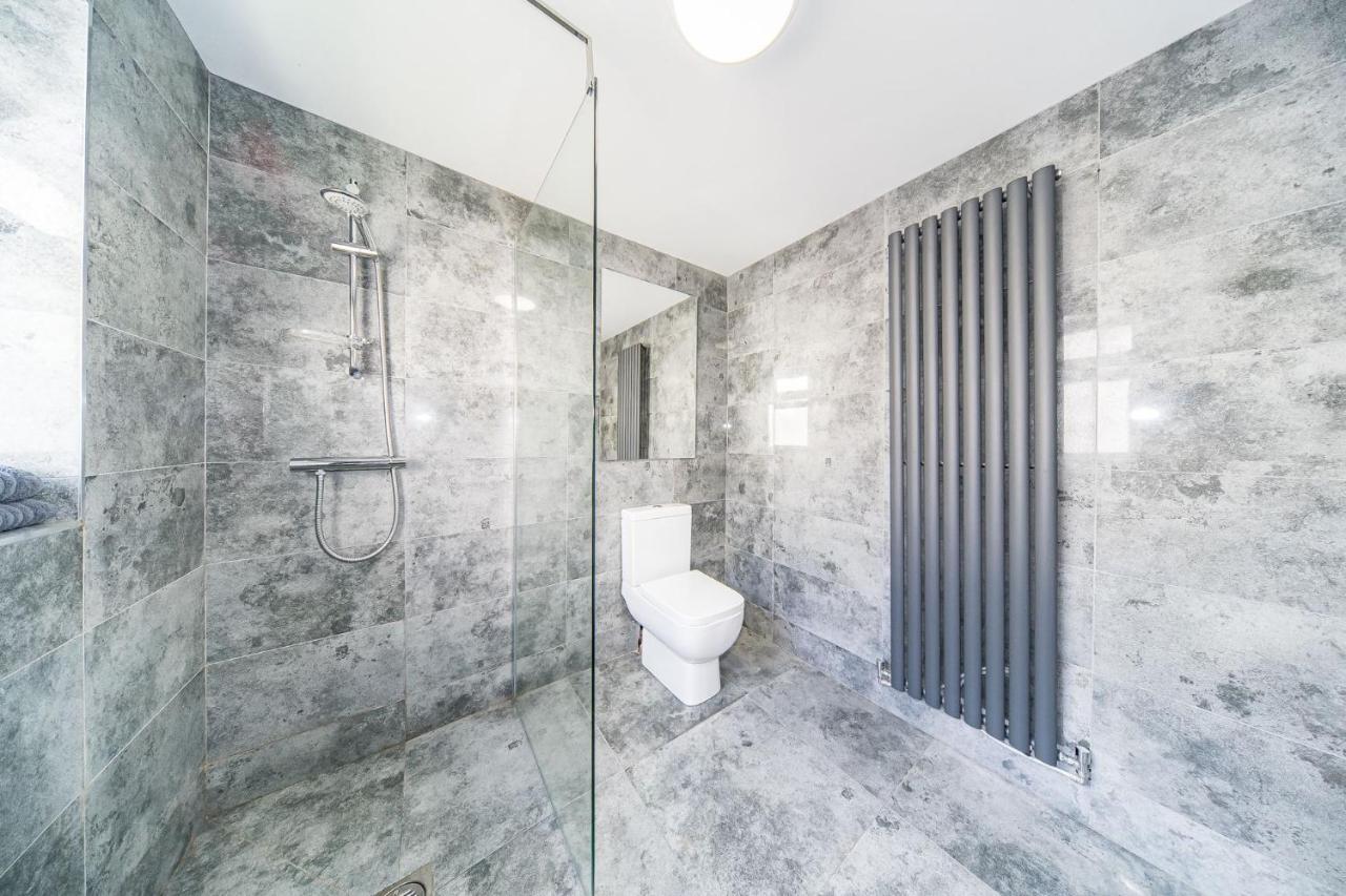Ryan Air I Bnb - Huge 4 Bedroom House With Free Parking Liverpool Esterno foto